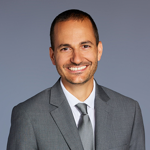 Alex Silva headshot